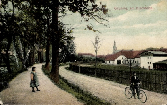 Ak Gaußig, weggedeelte bij de kerkvijver, fietsers