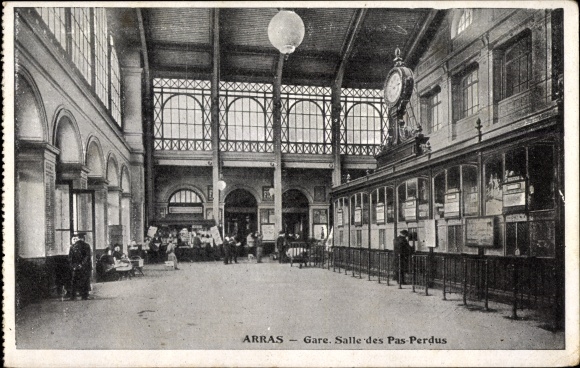 Postcard Arras Pas de Calais, the station, Salle des Pas Perdus, Bahnhof, Innenansicht