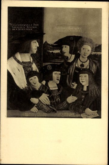10 old PC portraits of families, various views