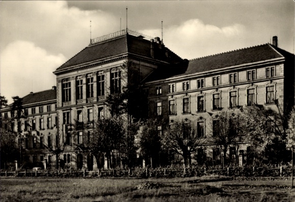 Ak Rochlitz an der Mulde Sachsen, Institut für Lehrerbildung und Erweiterte Oberschule, Außenansicht