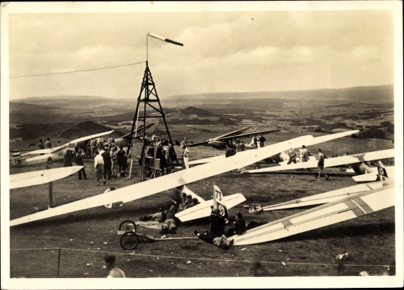 Ak Gersfeld in der Rhön Hessen, Wasserkuppe, Segelflugzeuge