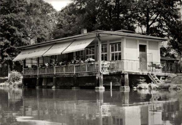 Postcard Waldenburg in Saxony, Grünefelder Park, Restaurant Parkschlößchen at the Gondola Pond