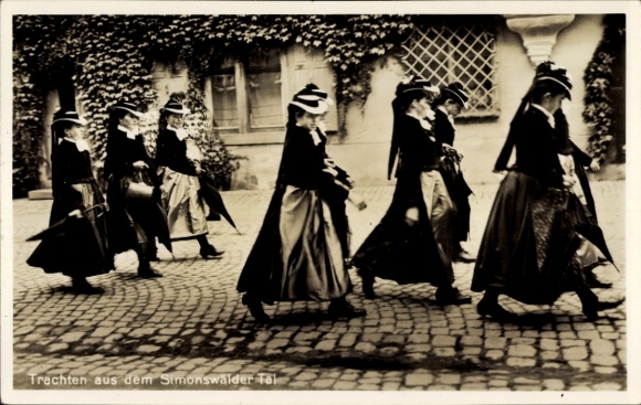 Postcard Simonswald in the Black Forest, traditional costumes from the Simonswald Valley