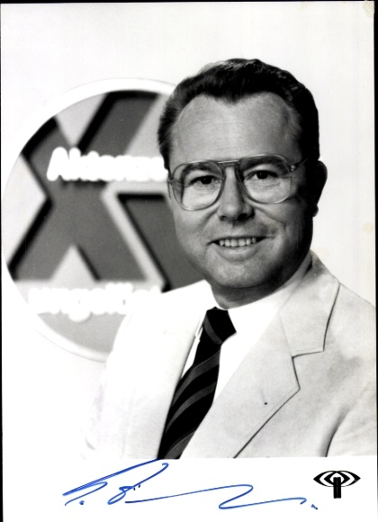 Ak Schauspieler, Fernsehmoderator Eduard Zimmermann, Aktenzeichen XY ungelöst, Portrait, Autogramm