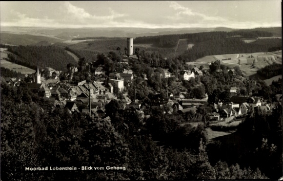 Ak Bad Lobenstein in Thüringen, Blick auf das Dorf, Umgebung mit Wäldern und Turm
