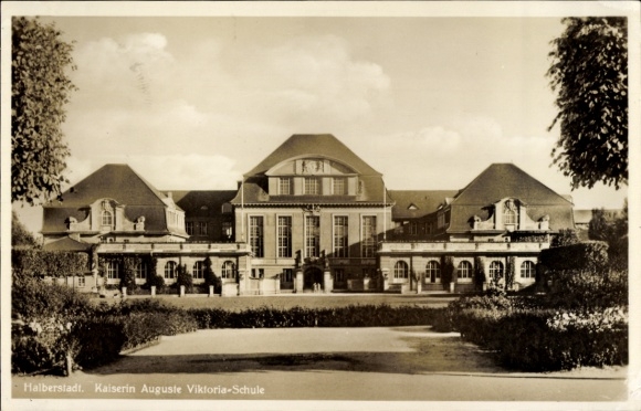 Postcard Halberstadt am Harz, Empress Auguste Viktoria School
