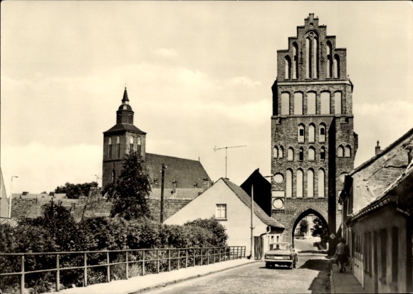 Ansichtkaart Altentreptow in Mecklenburg Vorpommern, Brandenburger Tor, Rudolf-Breitscheid-Straße