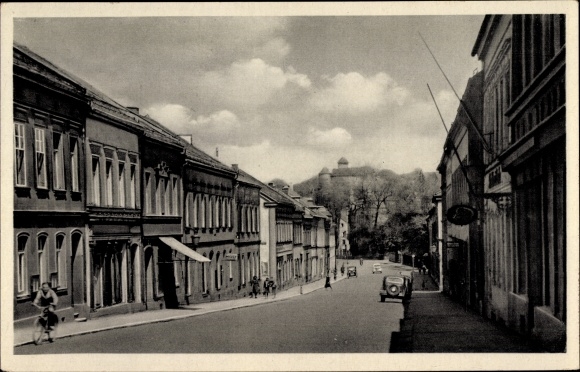 Ak Oelsnitz im Vogtland, Dr. Friedrichs Straße mit Schloss Voigtsberg