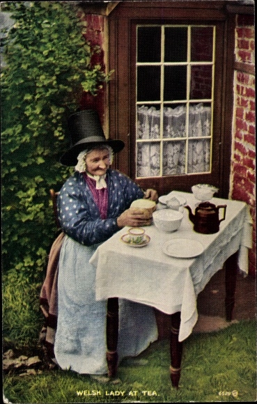 Postcard Wels Lady at Tea, Welsh costume