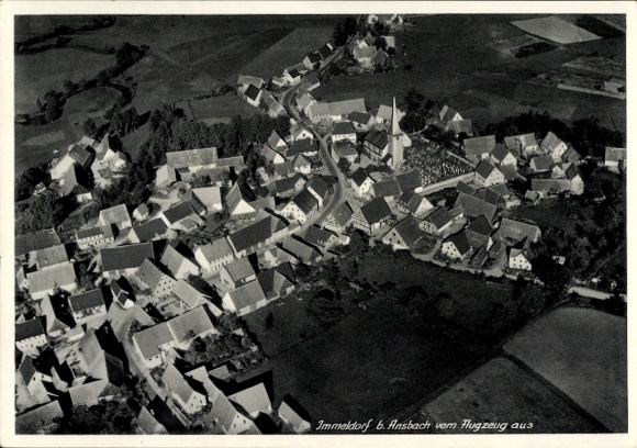 Ak Immeldorf Lichtenau in Midden-Franken, luchtfoto van Immeldorf, veel huizen, straat, kerk
