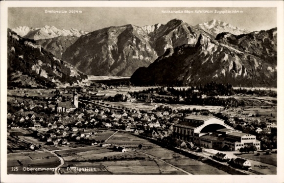 Ak Oberammergau in Opper-Beieren, totaal, Passiespeelhuis, bergen