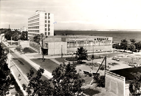 Postcard Arkona Putgarten on Rügen, FDGB recreation home Arkona, modern building, Baltic Sea view, beautiful...