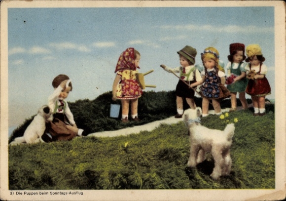 Postcard Käthe Kruse dolls, on a Sunday outing, stuffed dogs