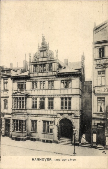 Ak Hannover in Niedersachsen, Bismarckdenkmal,  Haus der Väter,  Architektur, schwarz-weiß, keine