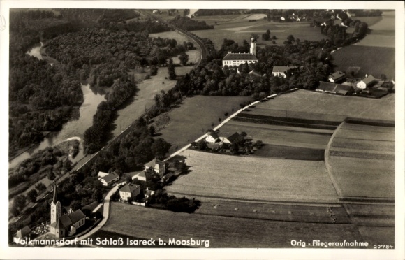 Ak Moosburg an der Isar, Luftaufnahme von Volkmannsdorf, Schloss Isareck, Felder, Landschaft