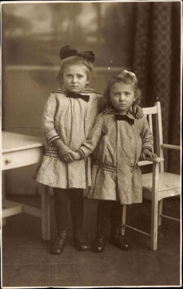 10 alte Foto Ansichtskarten Thema Kinder, Diverse Motive