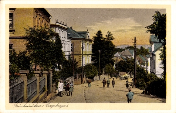 Postcard Grünhainichen in the Erzgebirge, street, passers-by