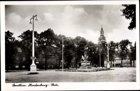 KP Genthin nad kanałem Łaby i Haweli, Hindenburgplatz