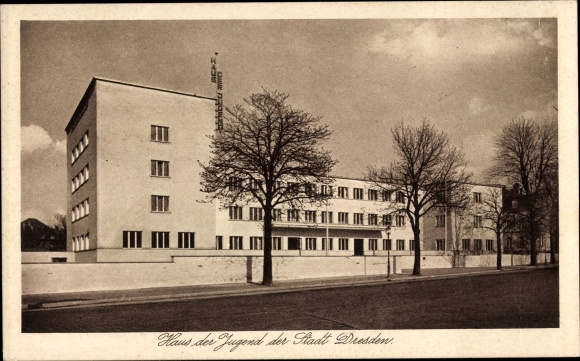 Postcard Dresden Strehlen, House of Youth, Bauhaus