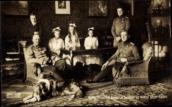 PC King Friedrich August III. of Saxony surrounded by his children