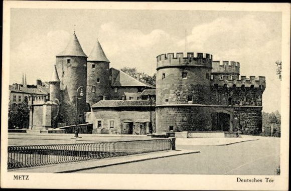10 starych pocztówek Metz we Francji, różne widoki