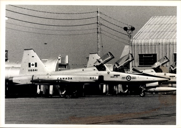 Zdjęcie kanadyjskiego samolotu myśliwskiego Canadair CF-5, CF-116 Freedom Fighter, 116-841