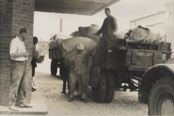 Original Foto Berlin Tempelhof, Eresburgstraße, Großbäckerei Schlüter, "Schlüter-Brot", um 1946