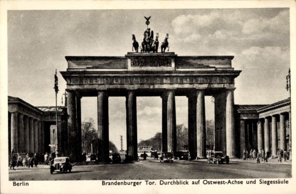 Ak Berlin Mitte, Brandenburger Tor, Durchblick Ost-West-Achse, Siegessäule