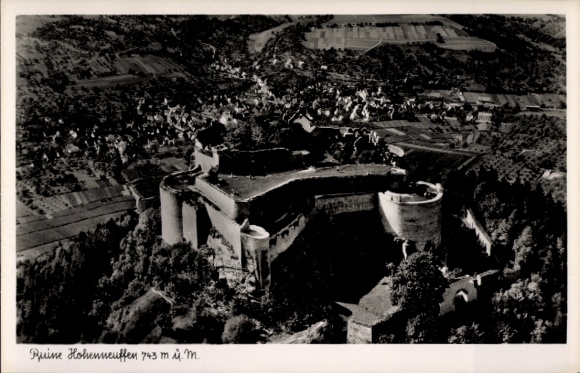 Ak Neuffen in Württemberg, Burg Hohenneuffen, Burg  Luftaufnahme, Ruine, Landschaft, Schwarz-Weiß