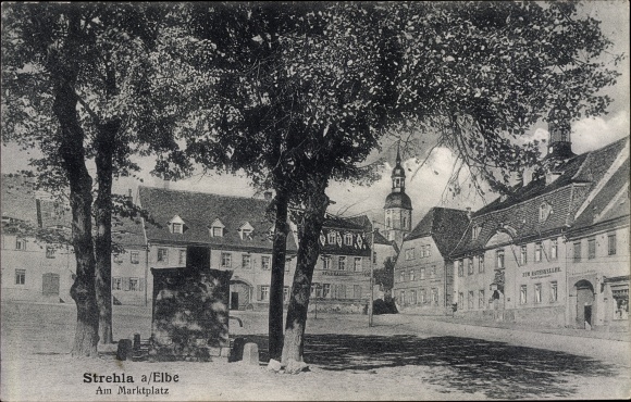 PC Strehla on the Elbe Saxony, market square, to the Ratskeller