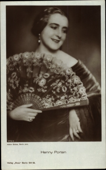 Postcard Actress Henny Porten, Portrait, Fan