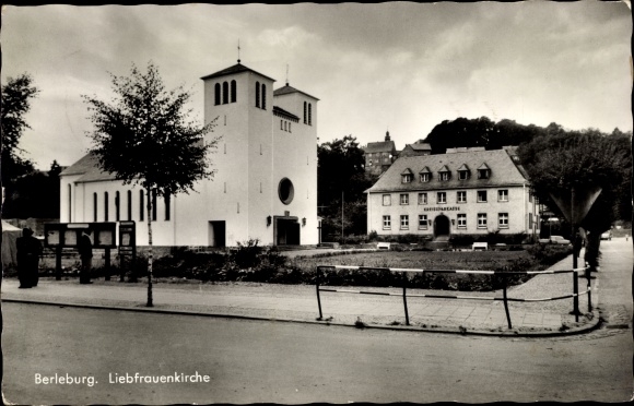 Postcard Bad Berleburg in the Rothaargebirge, Sparkasse, Liebfrauenkirche