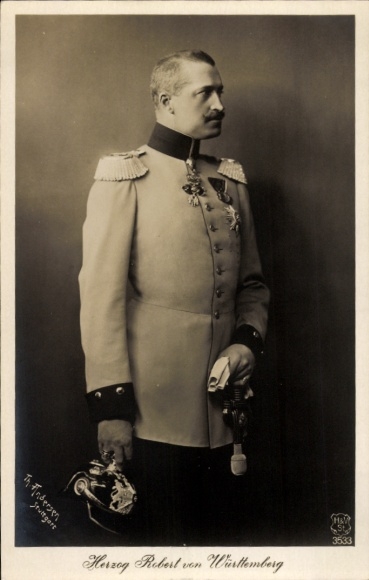 Ak Herzog Robert von Württemberg, Portrait in Uniform, Pickelhaube