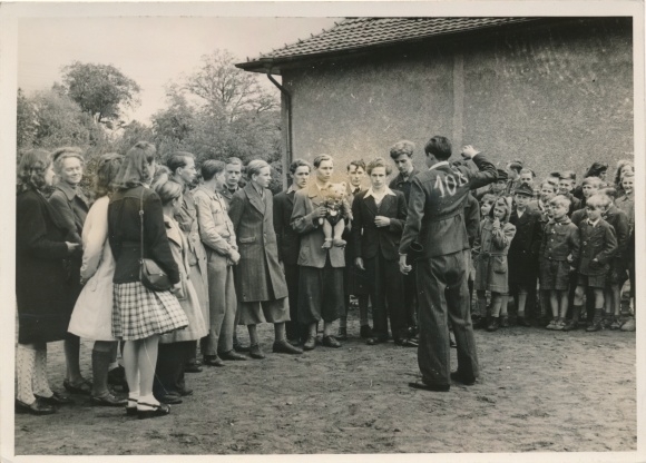 Fot. Max Schirner Berlin, Falkensee w Havelland, obchody pierwszomajowe, konkurs śpiewu klas licealnych