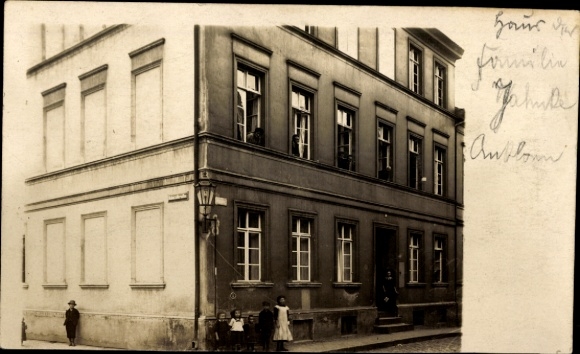 foto Ak Anklam in Mecklenburg Vorpommern, woongebouw, Hohenzollernallee, familie Jahnke