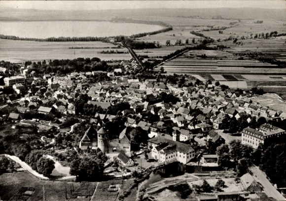 Postcard Neustadt Glewe in Mecklenburg, aerial photograph of the town