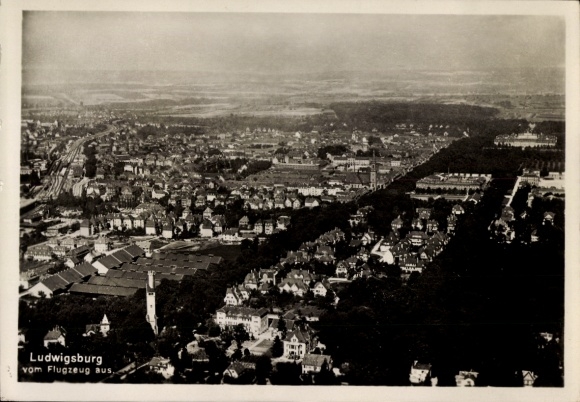 Ak Ludwigsburg in Württemberg, Blick auf  Luftbild, Häuser und Stadtlandschaft