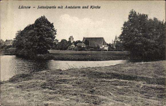 Postcard Lüchow im Wendland, Jeetzelpartie with a view of the official tower and church
