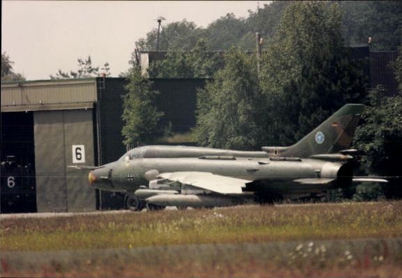 Set von 100 Fotos Flugzeuge und  Hubschrauber