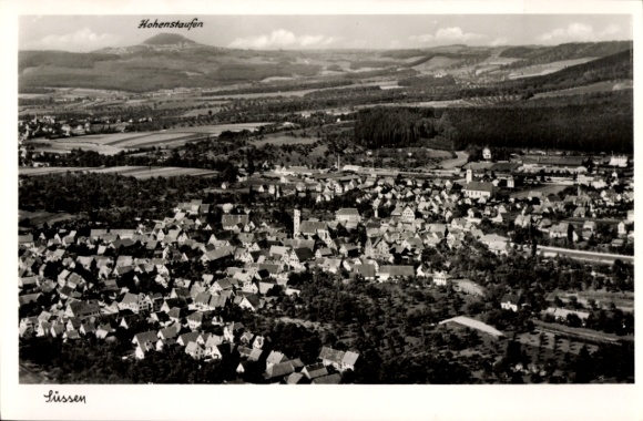 Ak Süssen Landkreis Göppingen, Blick auf den Ort, Hohenstaufen, Fliegeraufnahme