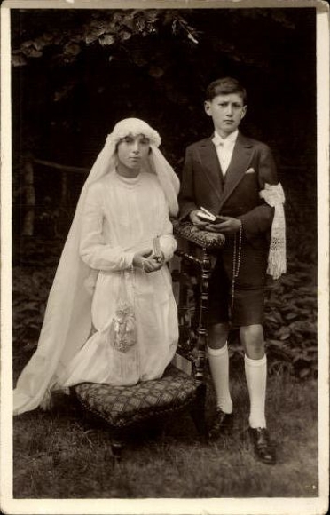 10 AK photography young girls in communion dresses