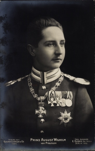 Ansichtkaart Prins August Wilhelm van Pruisen, Liersch 1505, uniform, medaille
