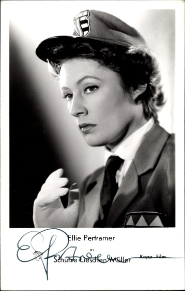 Actrice Elfie Pertramer, portret, handtekening, schutter Lieschen Müller