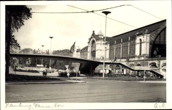 PC Hamburg Mitte Neustadt, Dammtor, train station