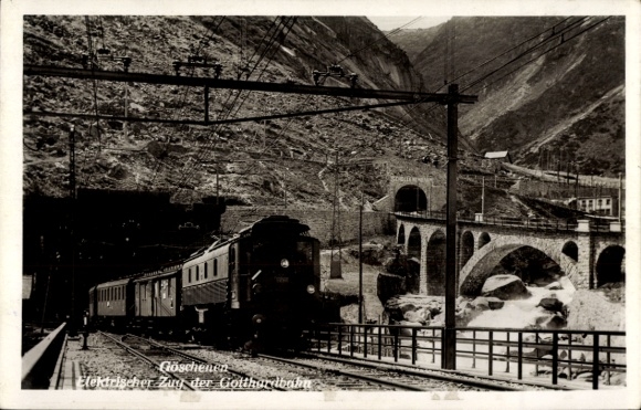 Postcard Göschenen Canton Uri, Electric train of the Gotthard Railway