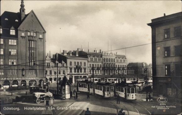 Postcard Gothenburg Sweden, Hotellplatsen fran Grand Hotel, trams