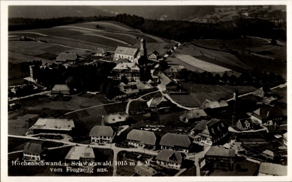 Ak Höchenschwand im Schwarzwald, Luftaufnahme von Hochenschwand, Schwarzwald, Kurort, 1015 m ü. M