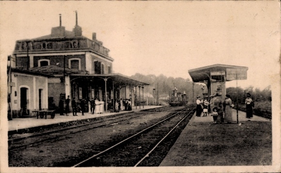 Postcard Saillat Haute Vienne, La Gare