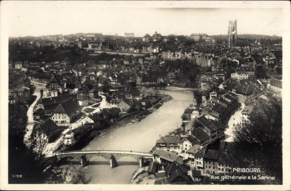 KP Fribourg Freiburg miasto Szwajcaria, panoramiczny widok na miasto rzeka Sarine, most, budynki