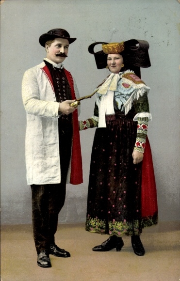 Postcard Bad Oeynhausen in Westphalia, couple in folk costumes, pipe